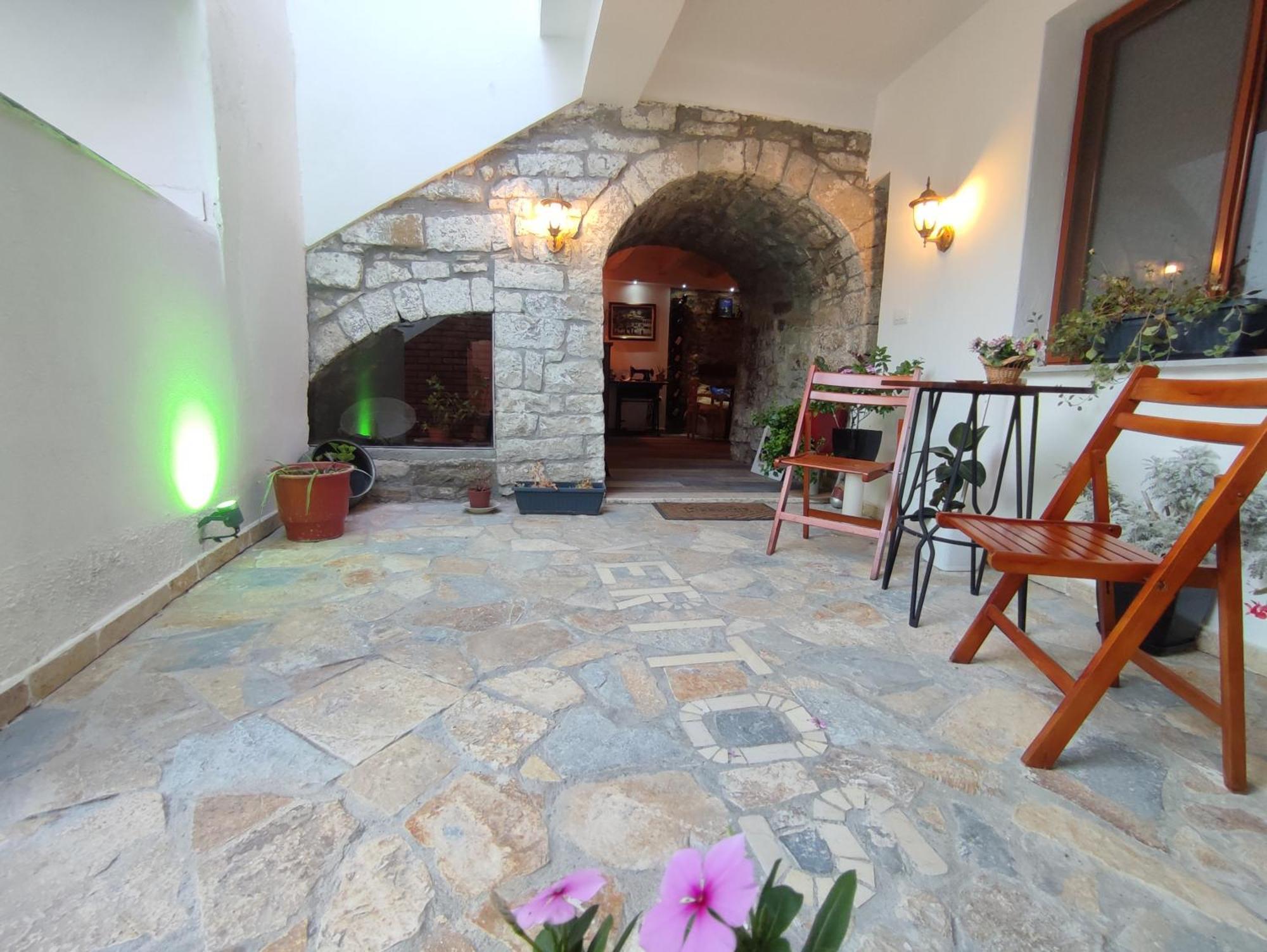 Bujtina Veritos Berat Exterior photo